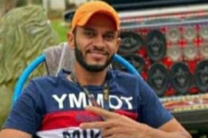 Motociclista de 28 anos que perdeu o braço durante uma colisão contra um caminhão, continua em estado gravíssimo e sedado