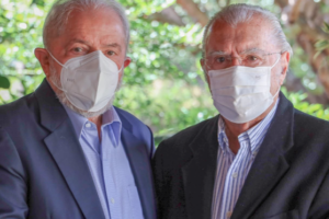 Ex-presidentes Lula e José Sarney, em encontro que aconteceu nesta quinta (6) (Foto: Ricardo Stuckert)