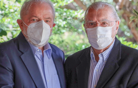 Ex-presidentes Lula e José Sarney, em encontro que aconteceu nesta quinta (6) (Foto: Ricardo Stuckert)