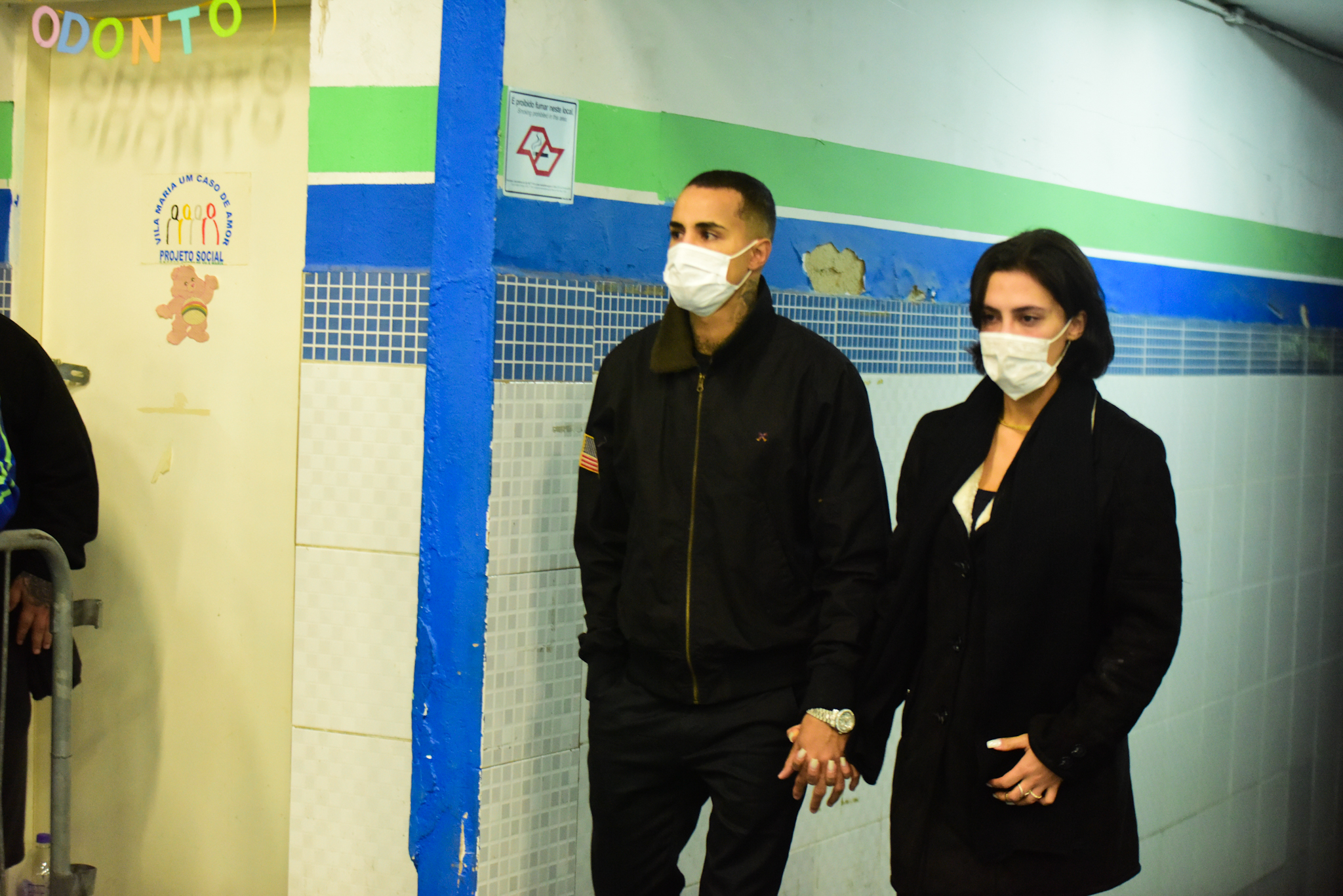 MC Kevin é velado em São Paulo em cerimônia aberta com fogos e aglomeração 