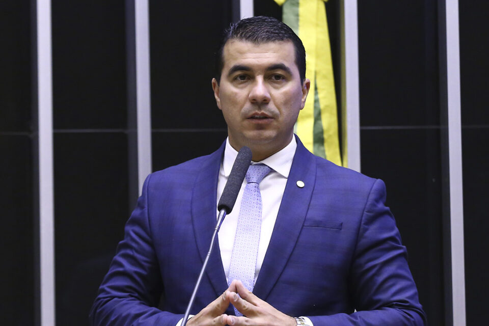 De acordo com o deputado Luís Miranda, ele apresentou documentos que apontavam irregularidades