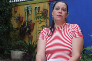 Heloisa de Carvalho assinou ficha nesta segunda (21). Filha do guru bolsonarista é contra o movimento