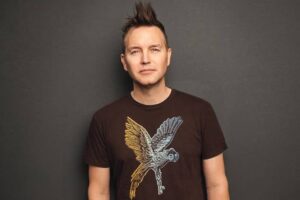 Vocalista do 'Blink-182' revela que está com câncer: 'Estou com medo'