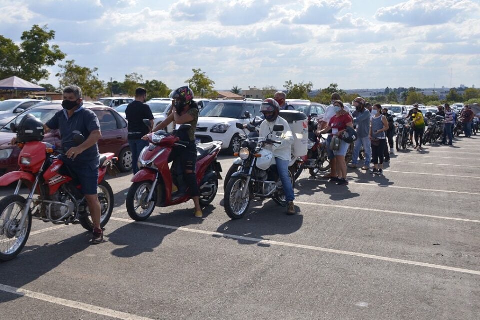 Fila de motos em Aparecida