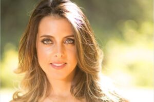 Cantora é ameaçada e xingada nas redes sociais por participar de ato anti-Bolsonaro