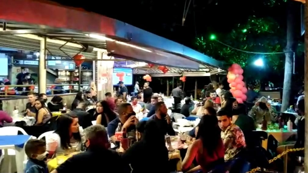 Fiscais de Aparecida encerram festa clandestina com 750 pessoas