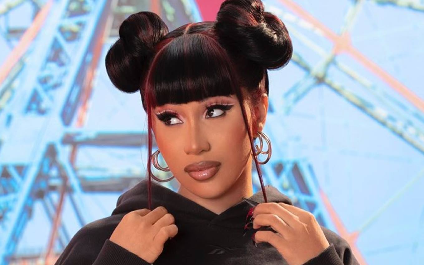 Cardi B responde em português MC Dricka sobre ser paga para ouvir funk