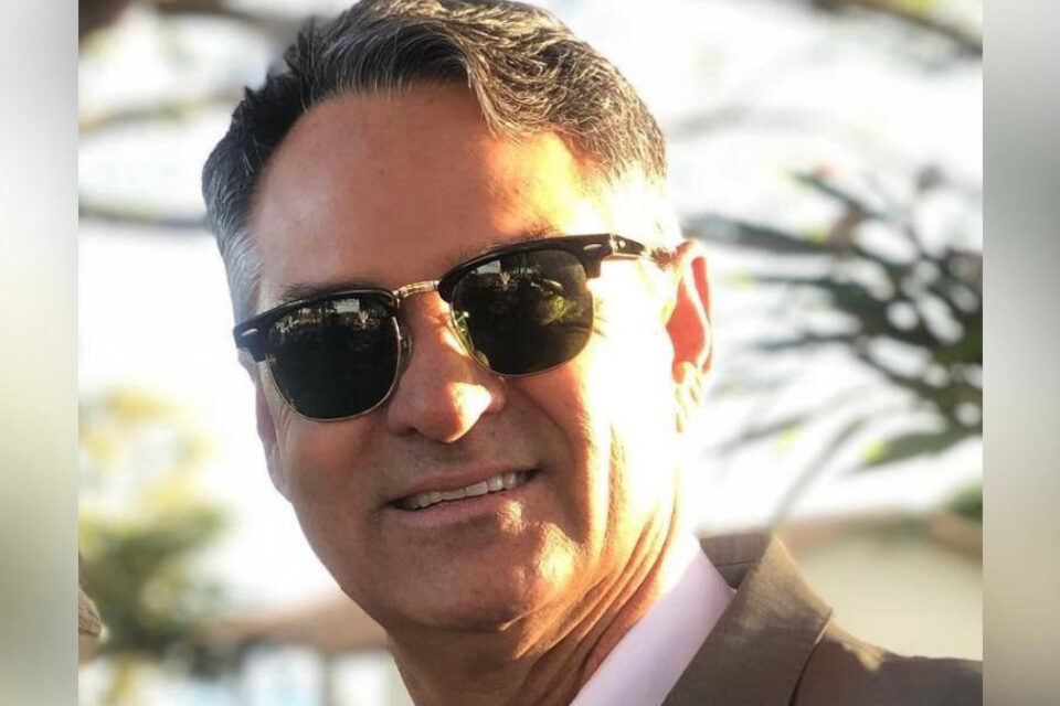 O empresário Murilo César morreu. Ele pilotava o próprio helicóptero, que caiu na frente da Casa de Prisão Provisória (CPP), de Rio Verde