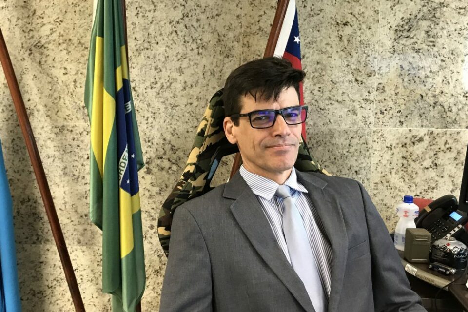 Saraiva foi retirado da superintendência pelo governo após oferecer notícia-crime contra Salles de deputado