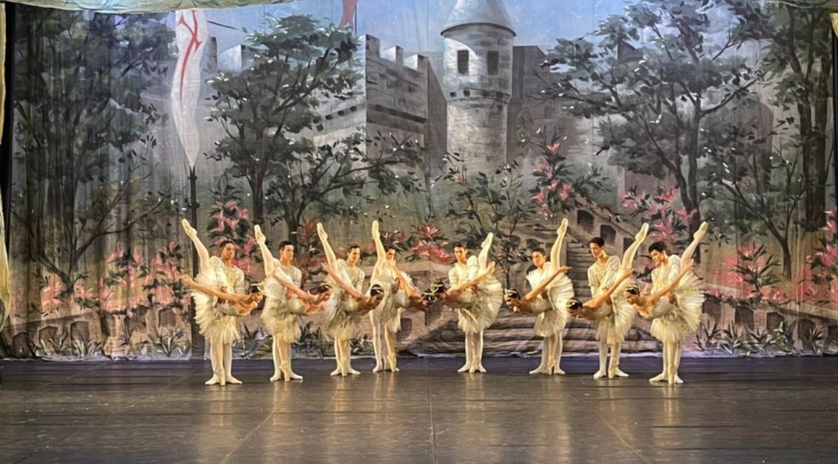 Basileu França apresena 2º temporada de Suítes Clássicas