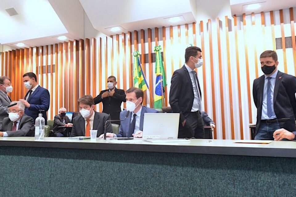 Sessão híbrida da Assembleia Legislativa (Foto: Maykon Cardoso – Alego / Divulgação)