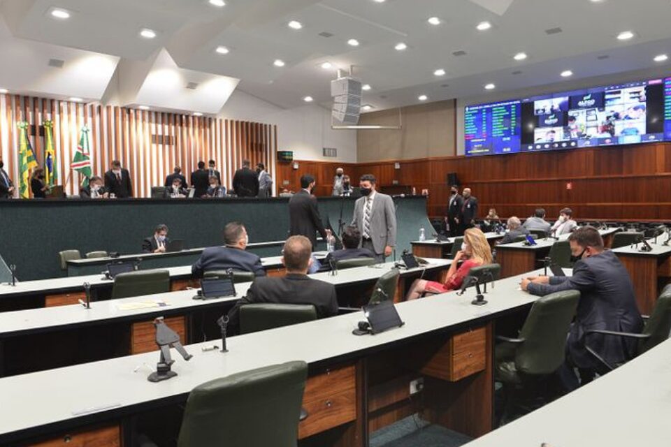 Sessão da CCJ na Assembleia Legislativa de Goiás