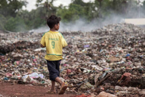 No Brasil, os 10% mais ricos concentram 57% da renda nacional; e a crise sanitária deve piorar o cenário