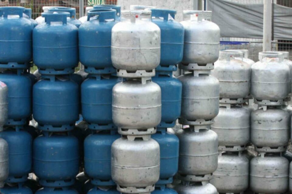 Petrobras anuncia nova redução no preço do gás de cozinha para as distribuidoras