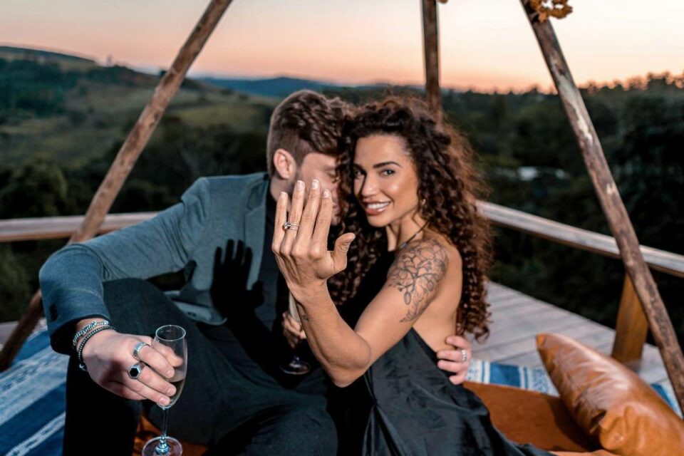 no limite BBB Breno Simões pede Paula Amorim em casamento; assista ao vídeo