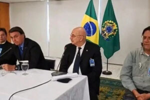 Pazuello esperava o gabinete da morte para vacinação, diz Omar Aziz