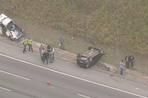 Acidente na rodovia Anhanguera deixa sete feridos, nesta terça-feira (22). Cinco bombeiros que socorriam vítimas de um capotamento foram atropeladas, além de dois civis. - Reprodução/TV Globo