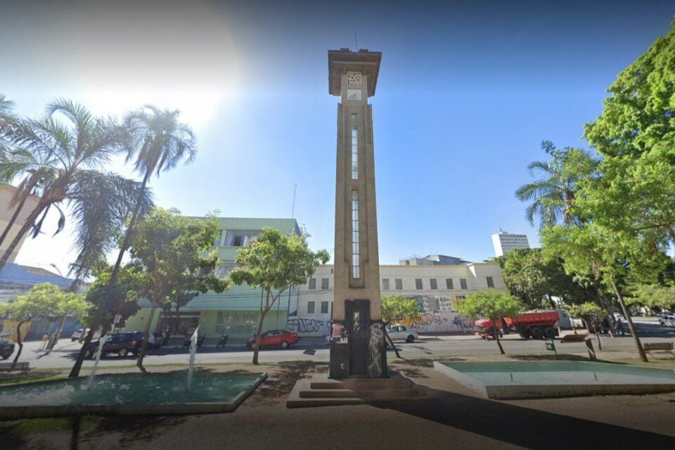 Torre do Relógio volta a funcionar em Goiânia