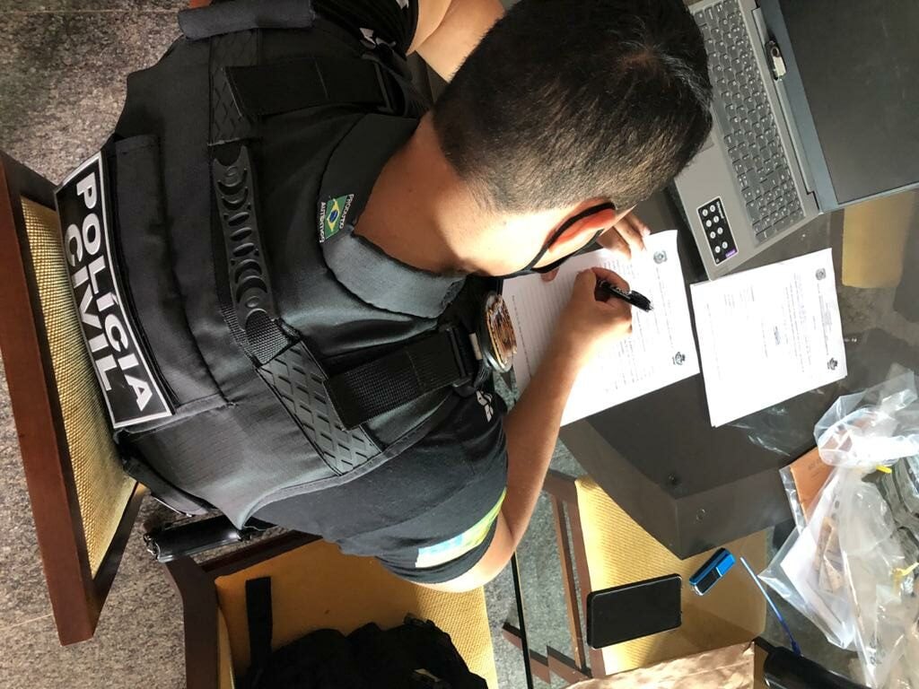 Operação também cumpriu mandado em endereço do ex-governador José Eliton (PSDB) (Foto: divulgação/PC