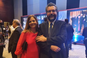 Com sigilos quebrados, Ernesto Araújo deve ir para consulado nos EUA