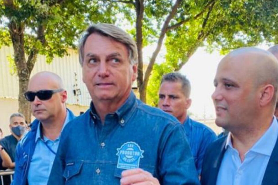 Bolsonaro pode desistir de reeleição se voto impresso não for aprovado
