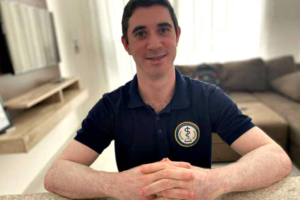 Gildásio Warllen dos Santos, 33, com vitiligo, entra por cotas raciais em medicina e tenta provar que é pardo para a UFSB - Arquivo pessoal