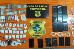 Um homem, de 34 anos, foi preso ao tentar entrar rastejando com drogas na Casa de Prisão Provisória (CPP), em Aparecida de Goiânia. (Foto: divulgação/DGAP)