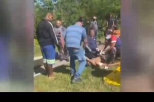 Vídeo rodou as redes socais. Jovem foi encaminhado ao hospital e seu estado de saúde é estável