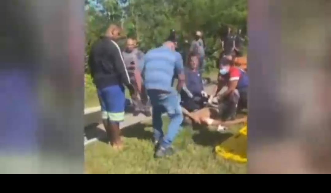 Vídeo rodou as redes socais. Jovem foi encaminhado ao hospital e seu estado de saúde é estável