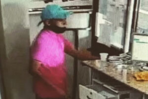 Preso suspeito de roubar duas vezes, em um intervalo de pouco mais de um mês, uma loja de venda de passagens aéreas, em Valparaíso de Goiás