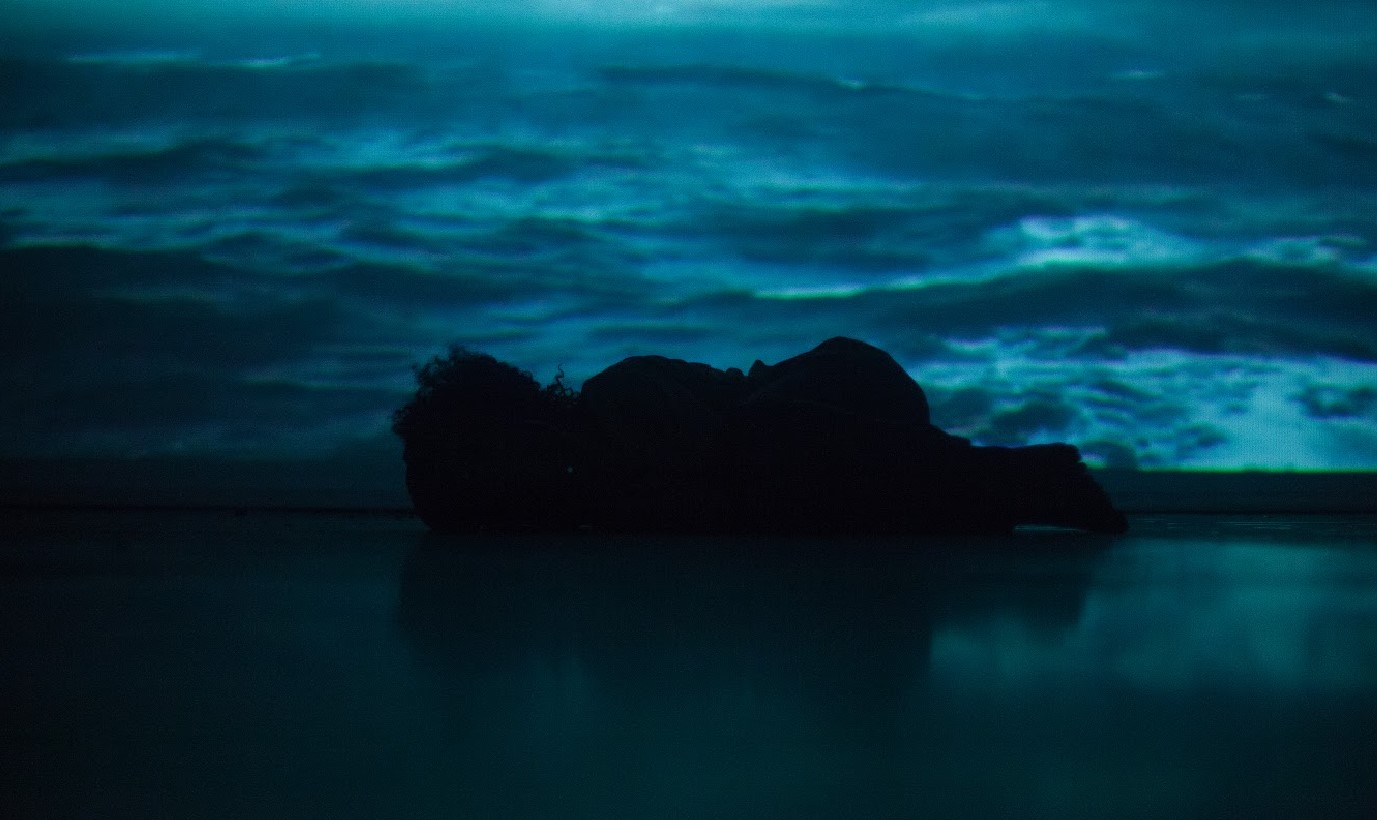 #EmCasaComSes apresenta A Estrangeira