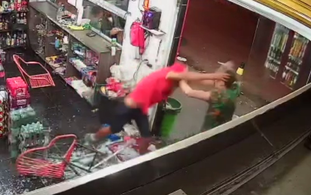 Suspeito de esfaquear irmãos que se recusaram a passar R$ 0,50 no cartão é indiciado - Suspeito de esfaquear irmãos que se recusaram a passar R$ 0,50 no cartão é indiciado