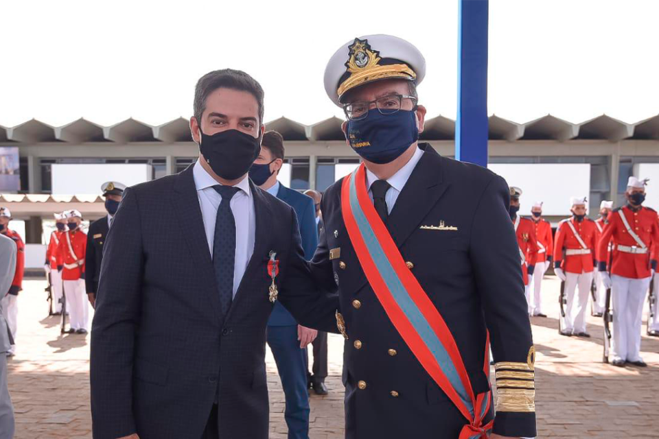 Ismael Alexandrino é condecorado com a Ordem do Mérito Naval da Marinha