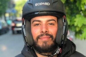 Uma colisão entre dois carros que faziam um racha no sul de Londres matou o motoboy brasileiro Marcos Mateus Matos Menezes Alves, - Motoboy brasileiro morre vítima de racha entre carros em Londres