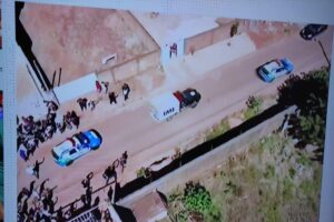 Corpo de Lázaro Barbosa segue para Goiânia (Foto: reprodução/TV Anhanguera)