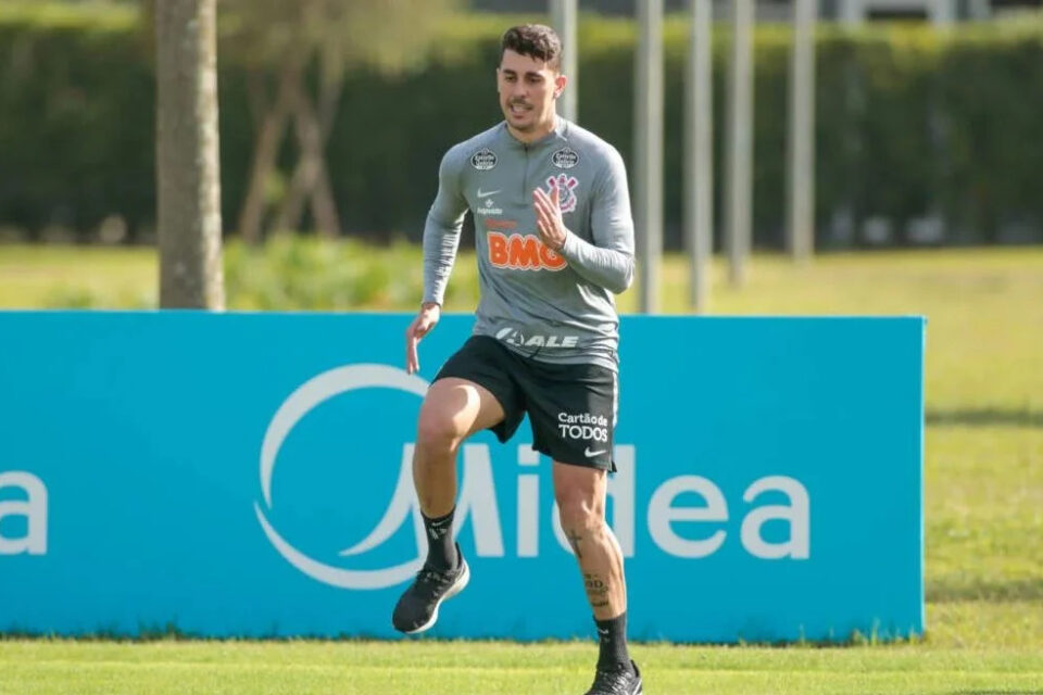 Danilo-Avelar-treino