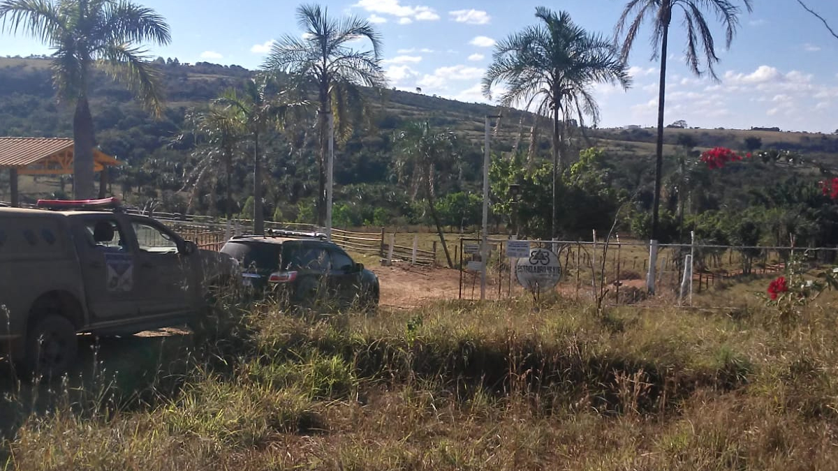 Investigação a chacareiro que teria auxiliado Lázaro continua; defesa nega relação