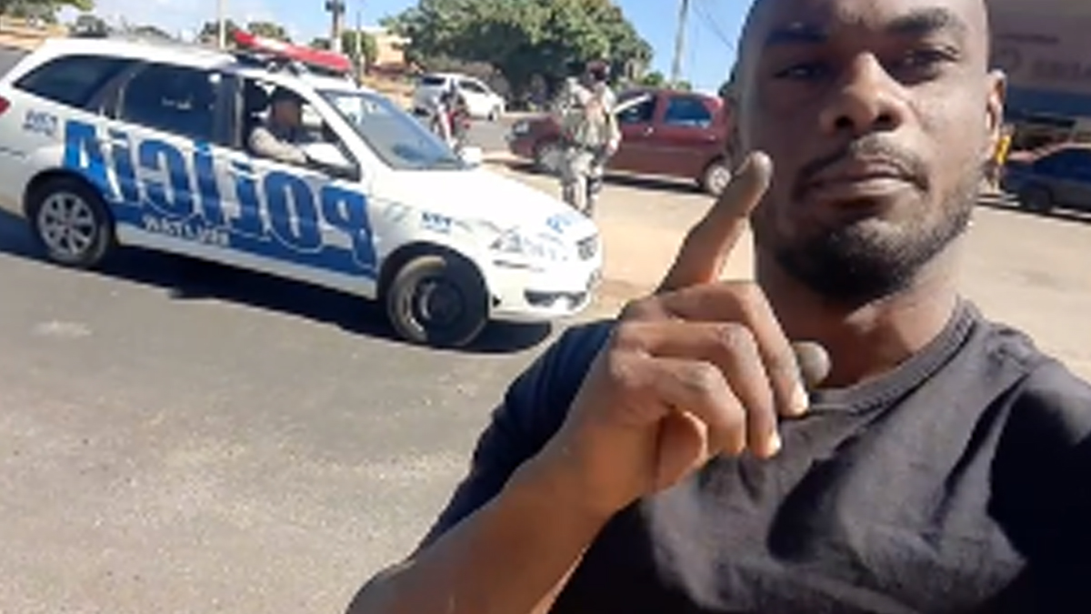 Youtuber abordado em cidade ocidental diz que tem sido intimidado