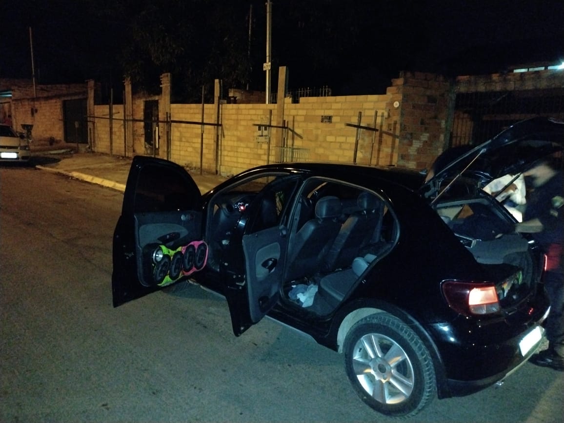 Em um só evento, a fiscalização autuou 596 pessoas que estavam sem máscara