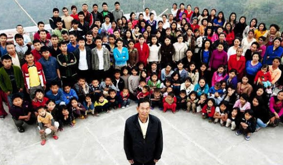 O indiano Ziona Chana, conhecido como o 'pai da maior família do mundo', morreu no último domingo aos 76 anos. Líder de um grupo espiritual que permitia a poligamia, ele deixou - 38 mulheres e 89 filhos: 'pai da maior família do mundo' morre na Índia