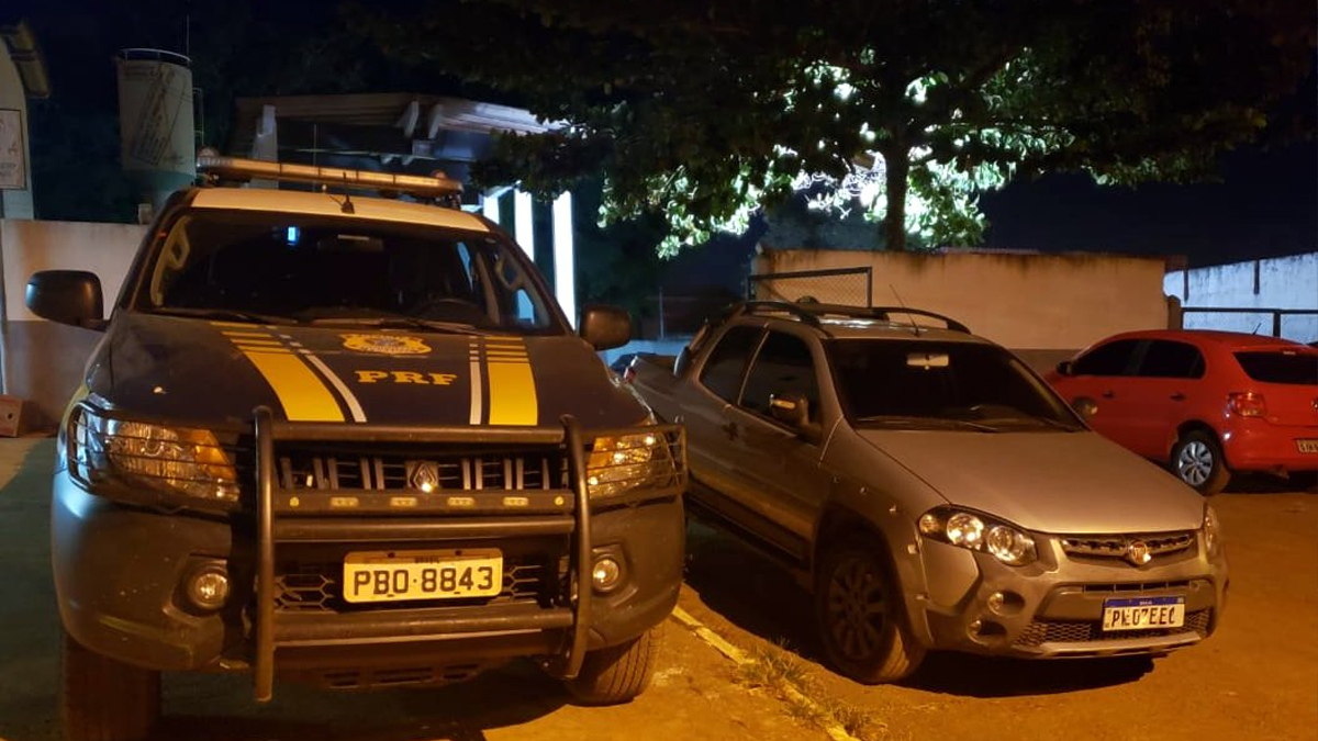Carro roubado em Belo Horizonte é recuperado em Águas Lindas