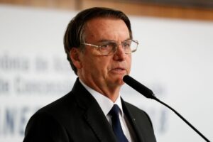 Em entrevista na noite desta terça-feira (15), presidente também disse que Economia estuda fim do IPI 'com uma compensação do outro lado'