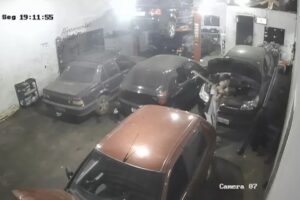 Guarda prende três suspeitos de quebrar carros e agredir cadela em oficina de Rio Verde