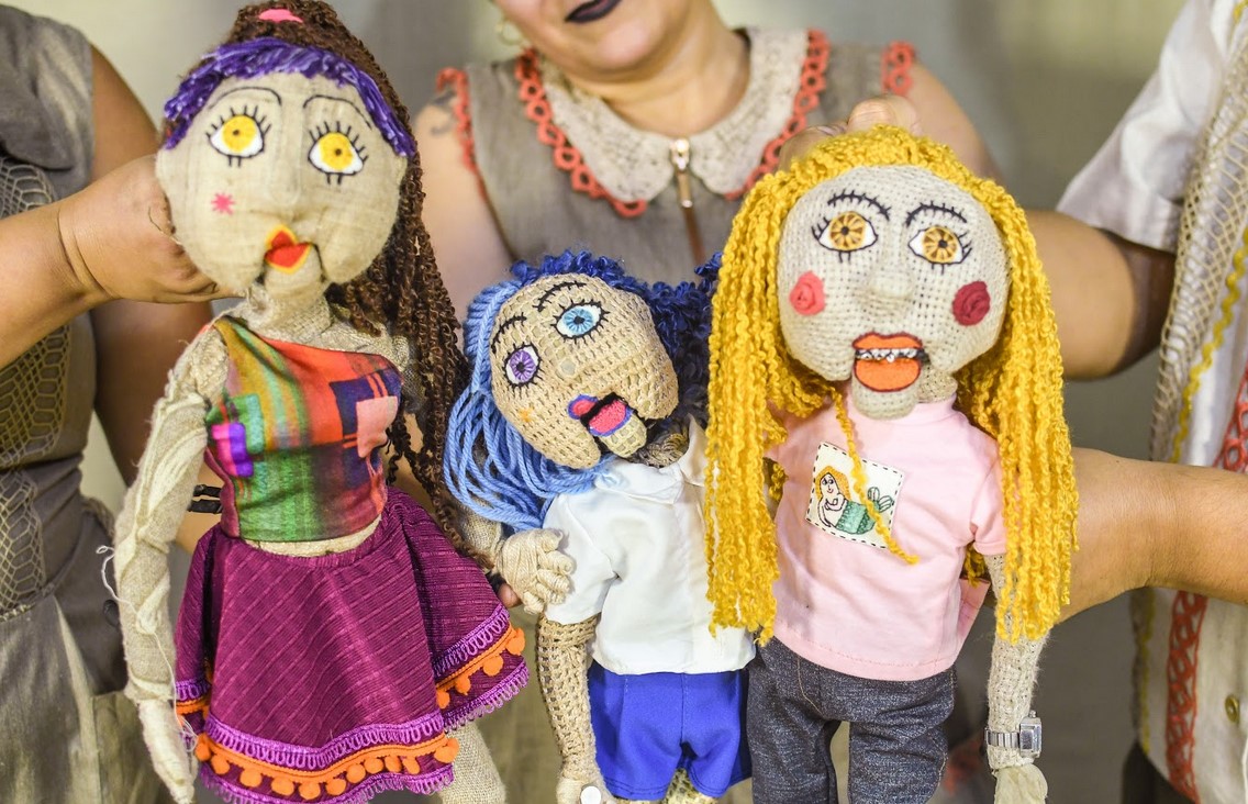 Cia Nu Escuro Barbas