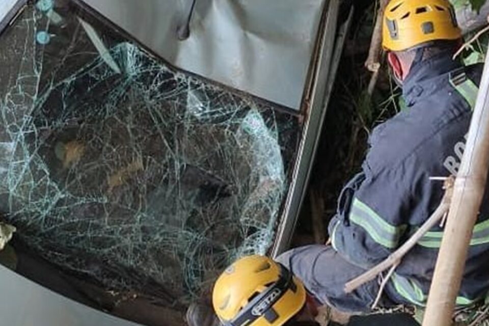 Acidente deixa uma vítima fatal e outra em estado grave na BR-153, em Anápolis - homem - mulher - carro