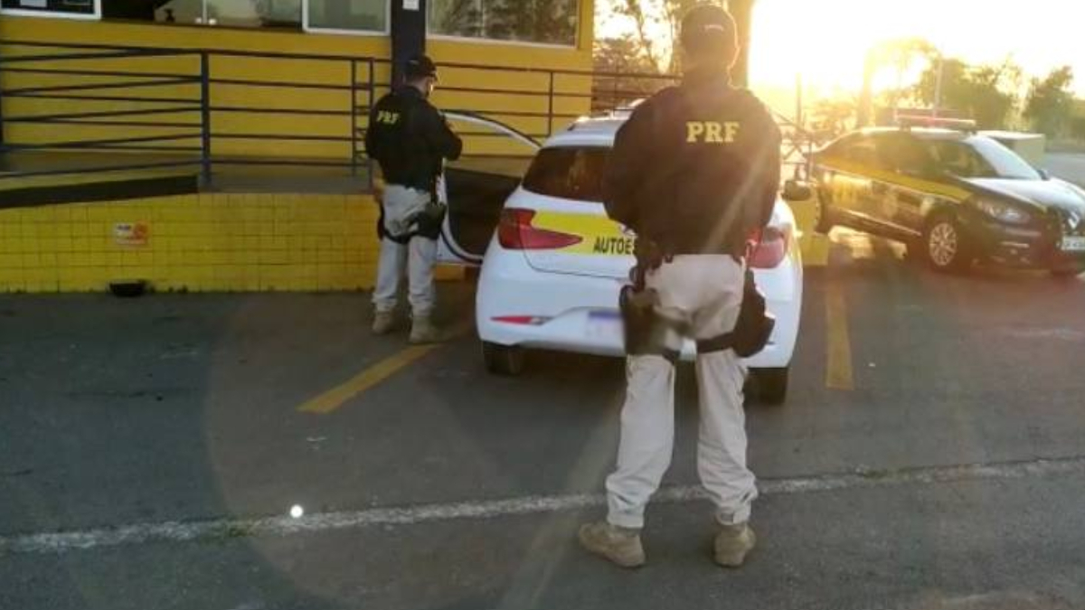 A PRF autuou um homem de 41 anos, instrutor de prática de direção há cerca de 15 anos, por embriaguez ao volante, na BR-153