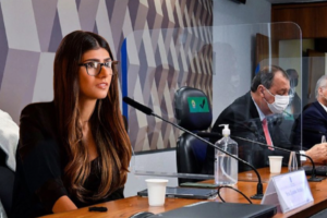 Após postagem de senador, Mia Khalifa diz estar a caminho da CPI
