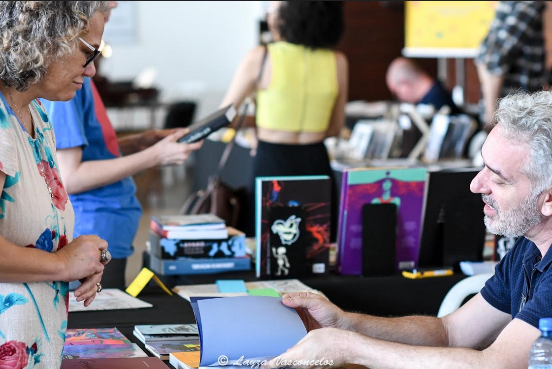 Livrarias em Goiânia se unem para enfrentar a crise durante a pandemia com feira de livros