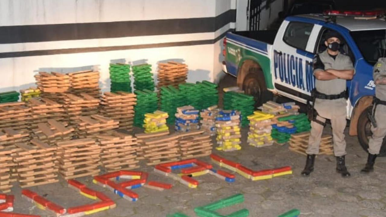 Após confronto, PM apreende 1,5 toneladas de maconha (Foto: divulgação/PM)