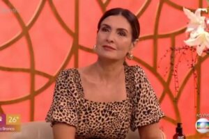 Fátima Bernardes chora no 'Encontro' com relato de fã sobre vacina contra covid